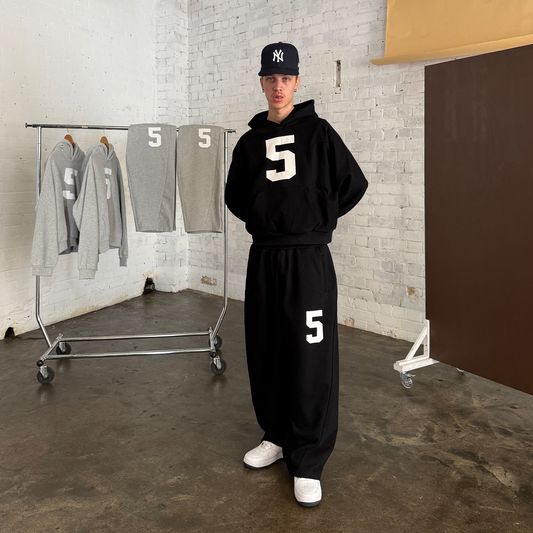 WITHME 5IVE HOODIE - BLACK