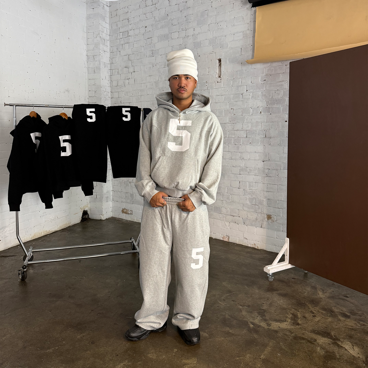 WITHME 5IVE HOODIE - GREY